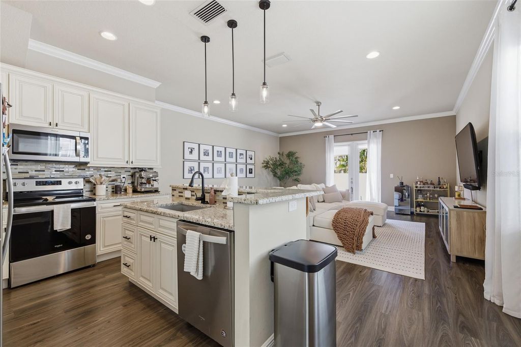 Photo of 2407 W North B Street #1, Tampa, FL 33609 (MLS # TB8490791)