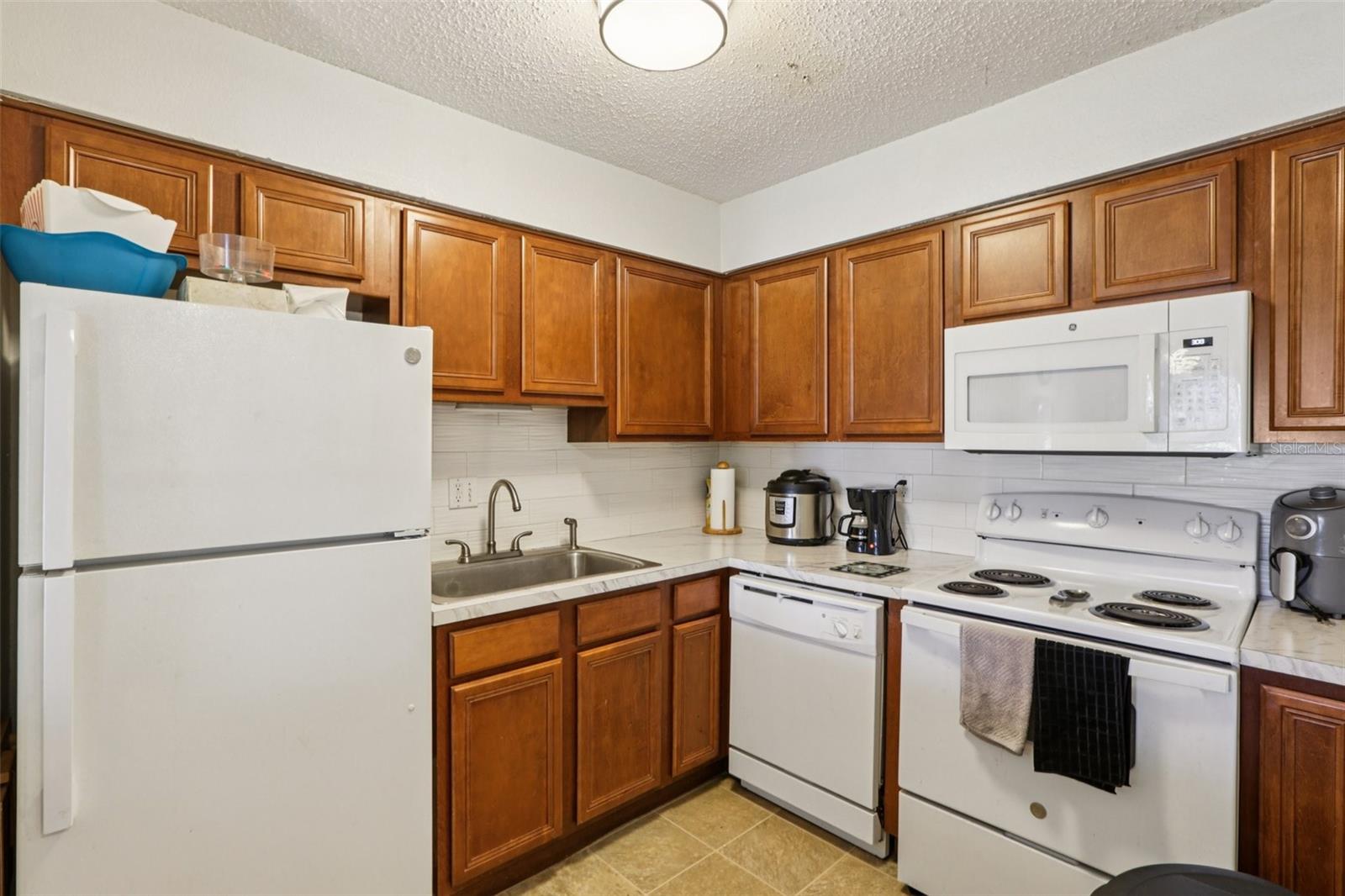 PALMS OF TARPON SPGS THE CONDO - Residential