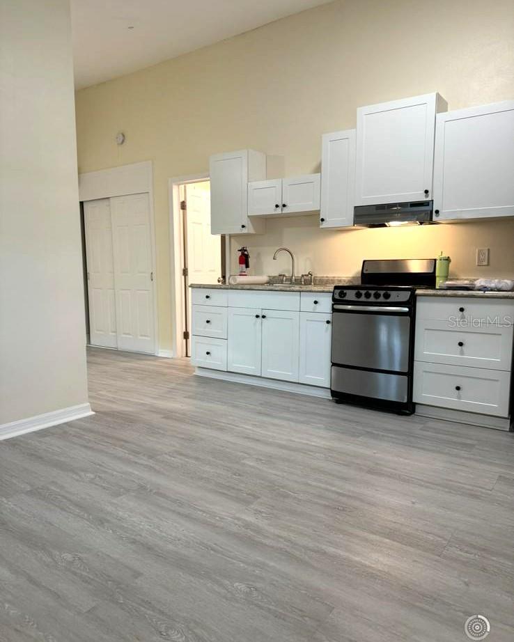 FAIRVIEW PARK - Residential Lease