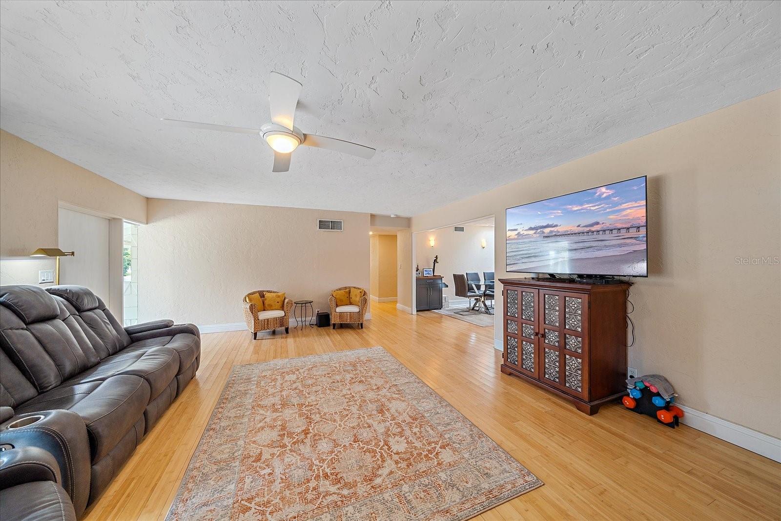 2905 BOUGAINVILLEA STREET