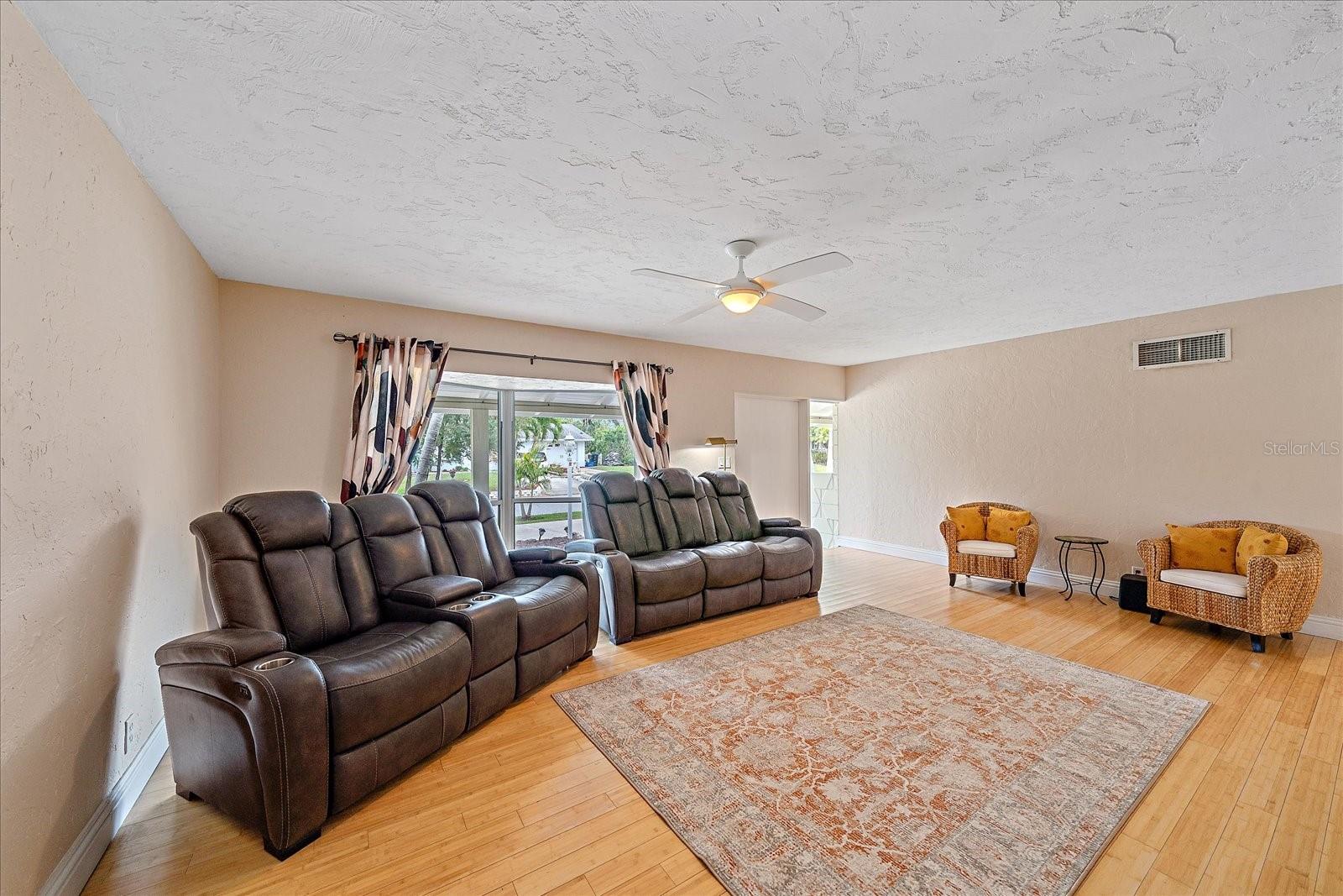 2905 BOUGAINVILLEA STREET