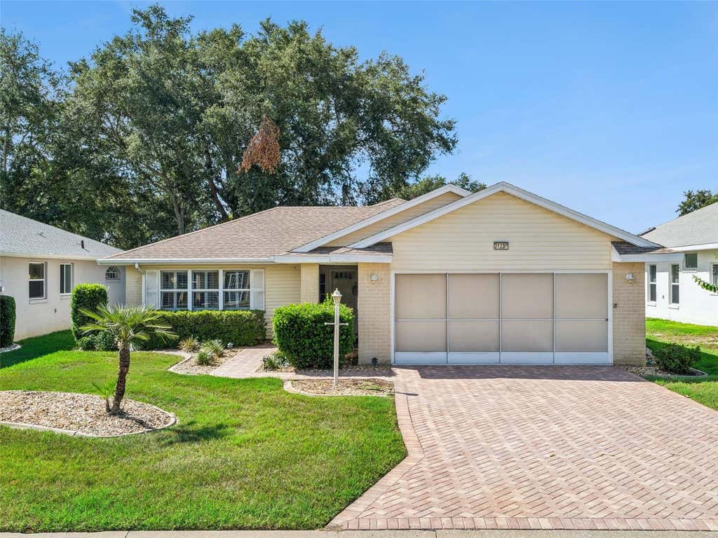 Photo of 21230 Royal St Georges Lane, Leesburg, FL 34748 (MLS # G5113498)