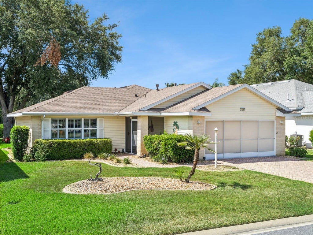 Photo of 21230 Royal St Georges Lane, Leesburg, FL 34748 (MLS # G5113498)