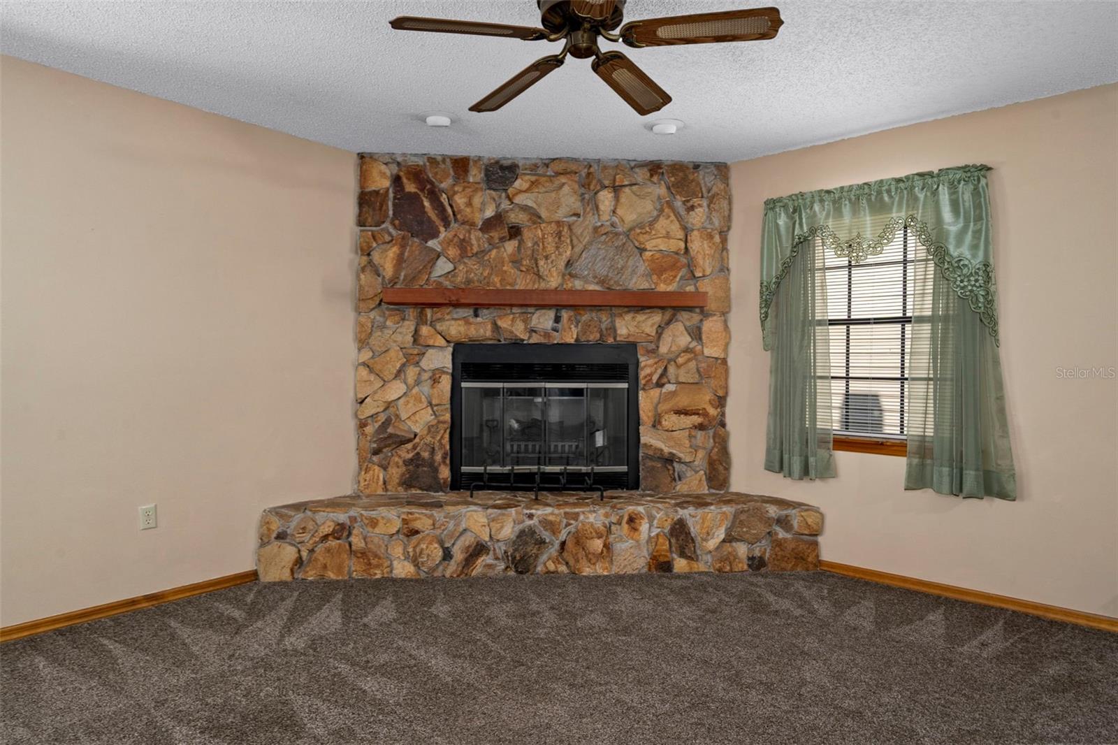 STENHOLM SUB IN SW1/4 UNREC - Residential