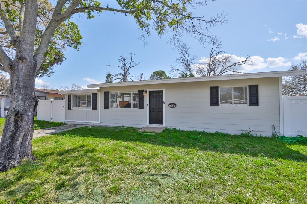 Photo of 4718 W Oklahoma Avenue, Tampa, FL 33616 (MLS # TB8482972)