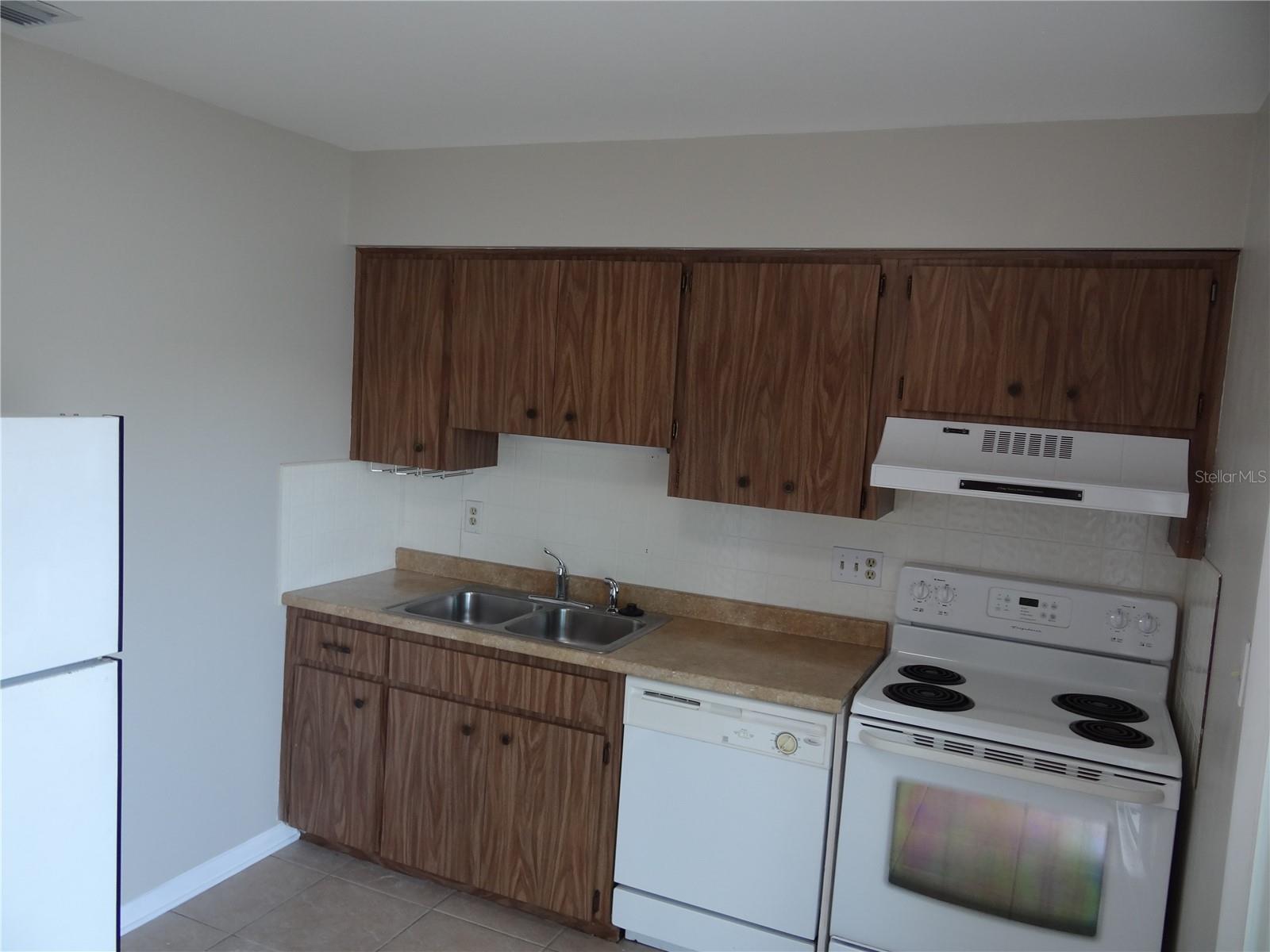 ORANGEWOOD ESTATES S - Residential Lease