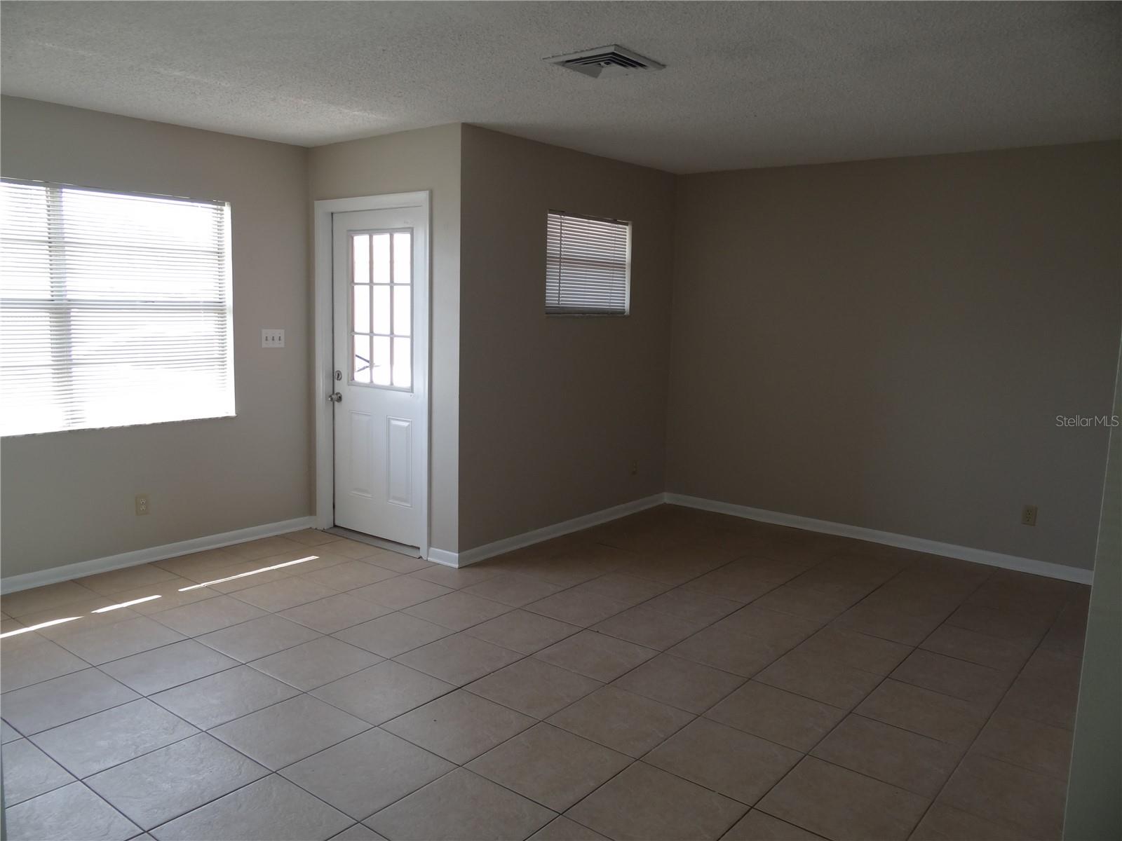 ORANGEWOOD ESTATES S - Residential Lease