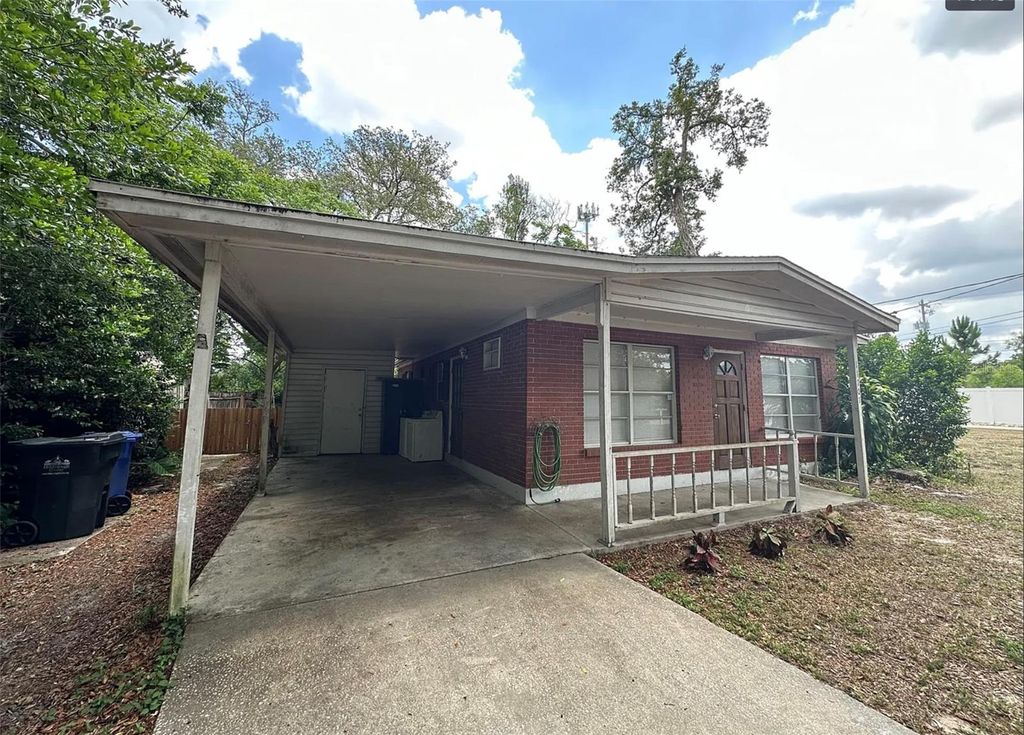 Photo of 11707 North Drive, Tampa, FL 33617 (MLS # TB8503125)