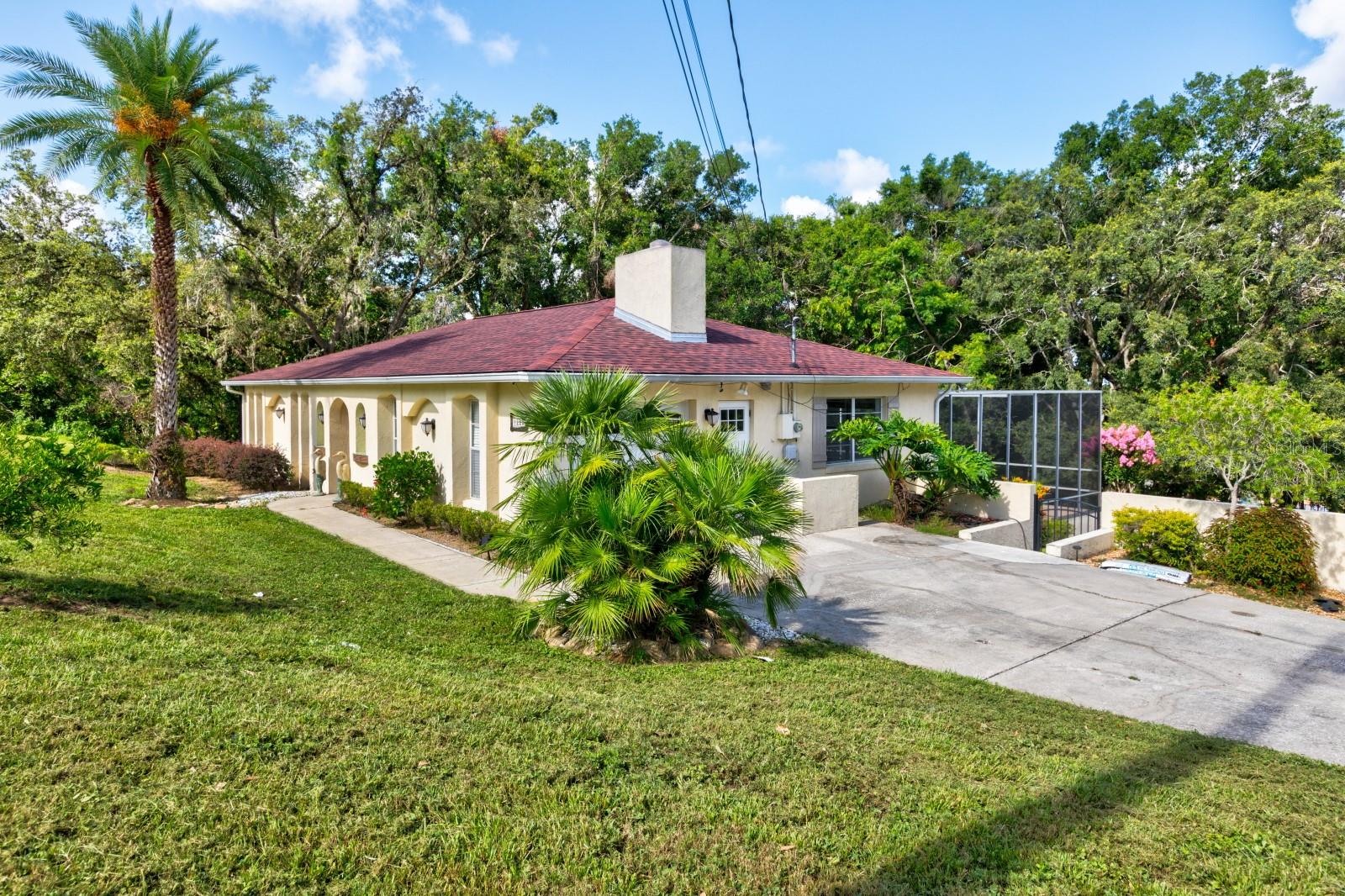 1220 COUNTRY CLUB ROAD