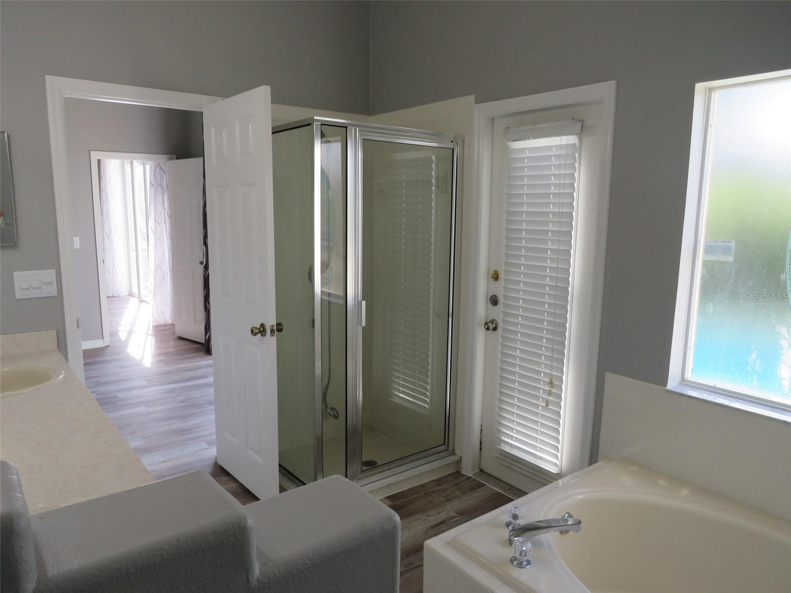 GLENBROOK SUB - Residential Lease