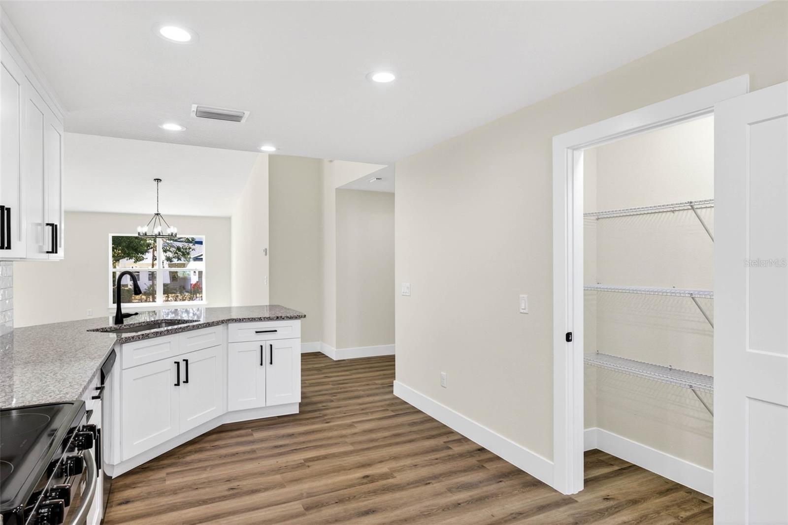 MILLS ESTATE - Residential