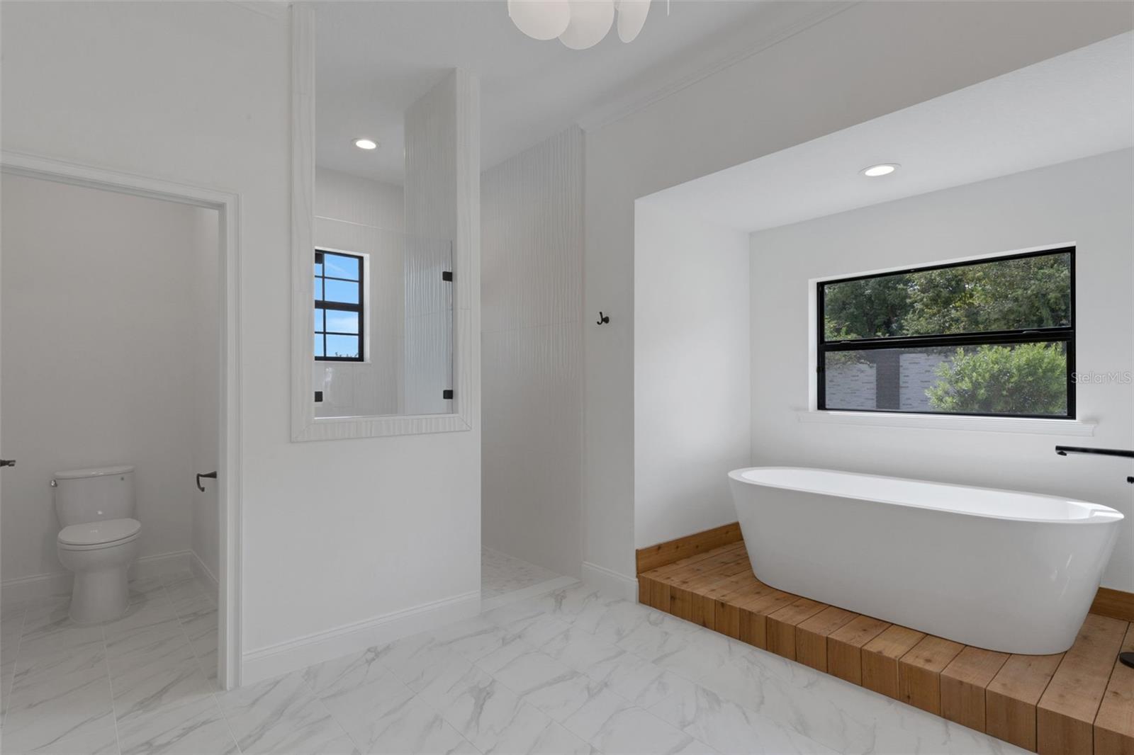 DELPHI I HILLS - Residential