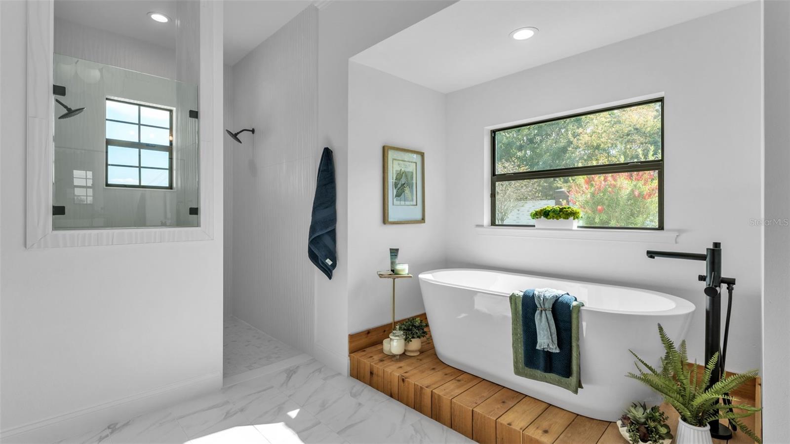 DELPHI I HILLS - Residential