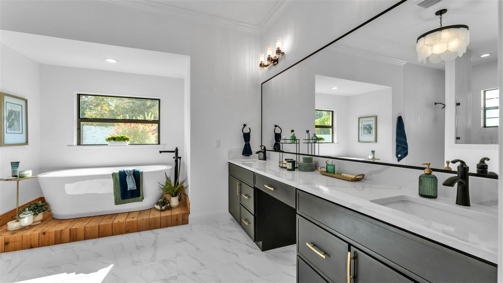 DELPHI I HILLS - Residential