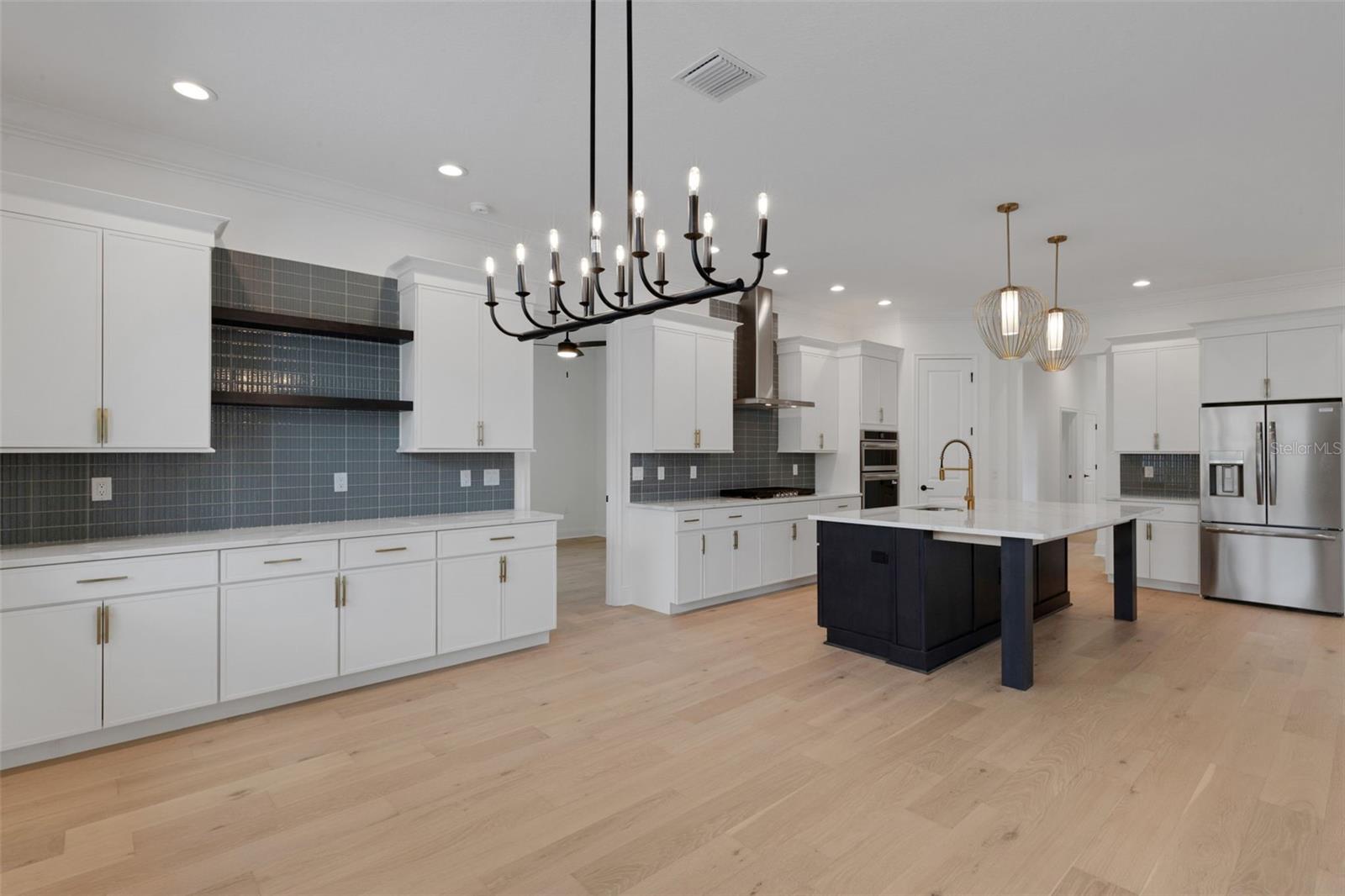 DELPHI I HILLS - Residential