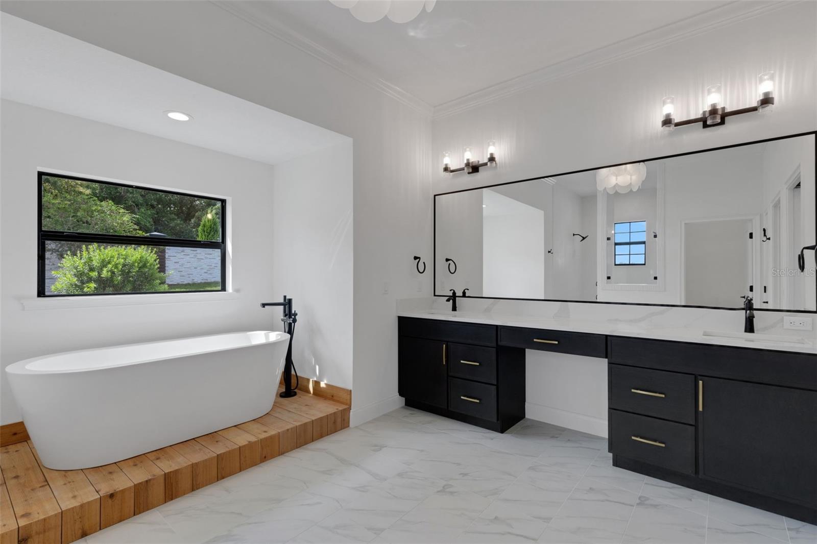 DELPHI I HILLS - Residential