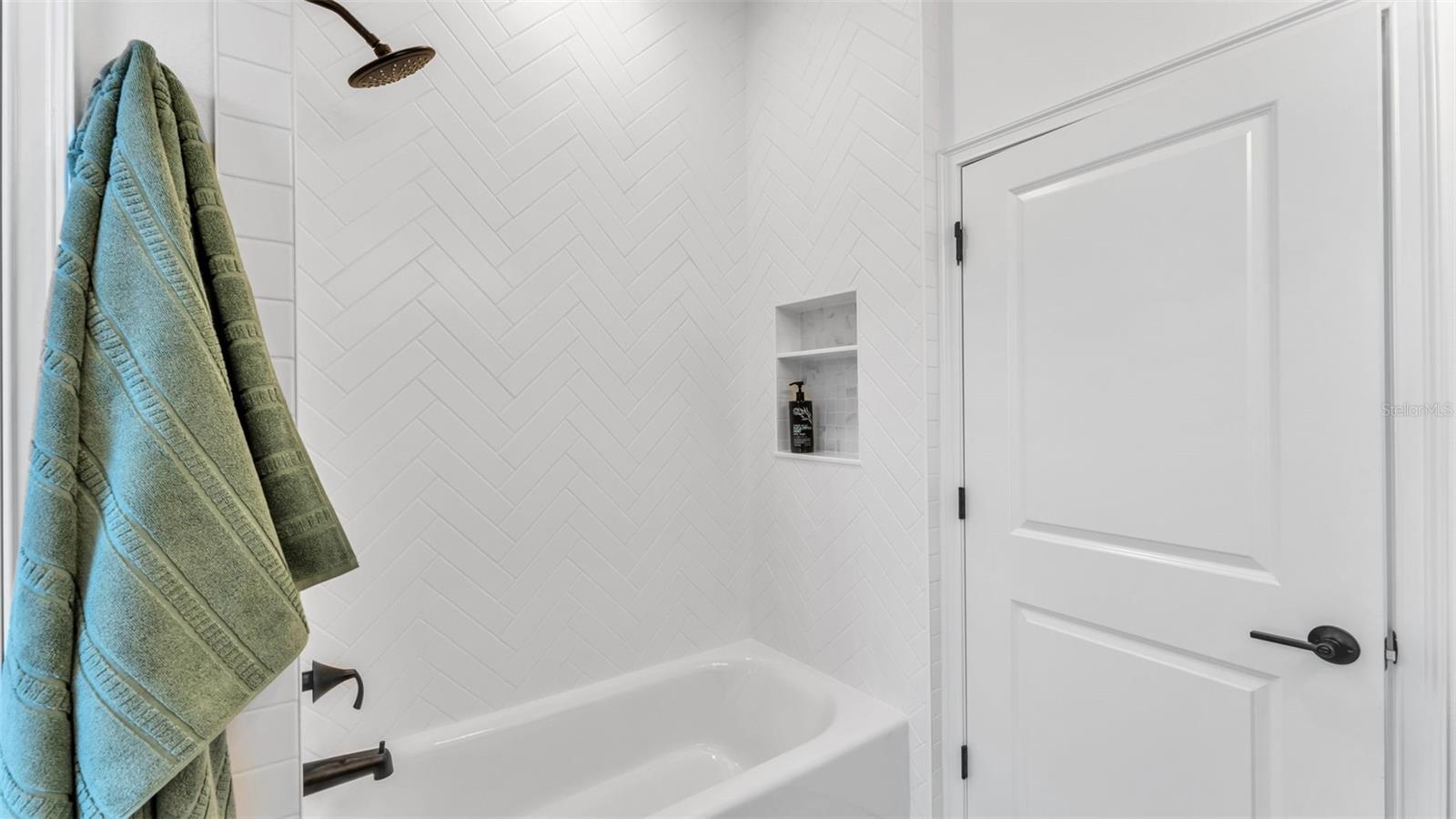 DELPHI I HILLS - Residential