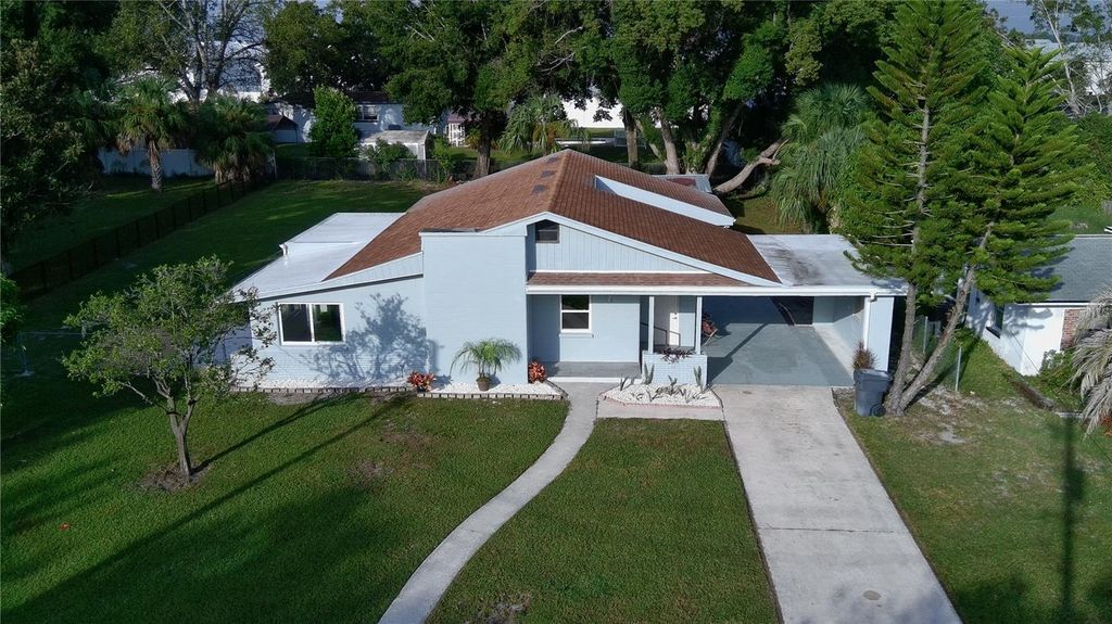 Photo of 2221 20th Street NW, Winter Haven, FL 33881 (MLS # P4936782)