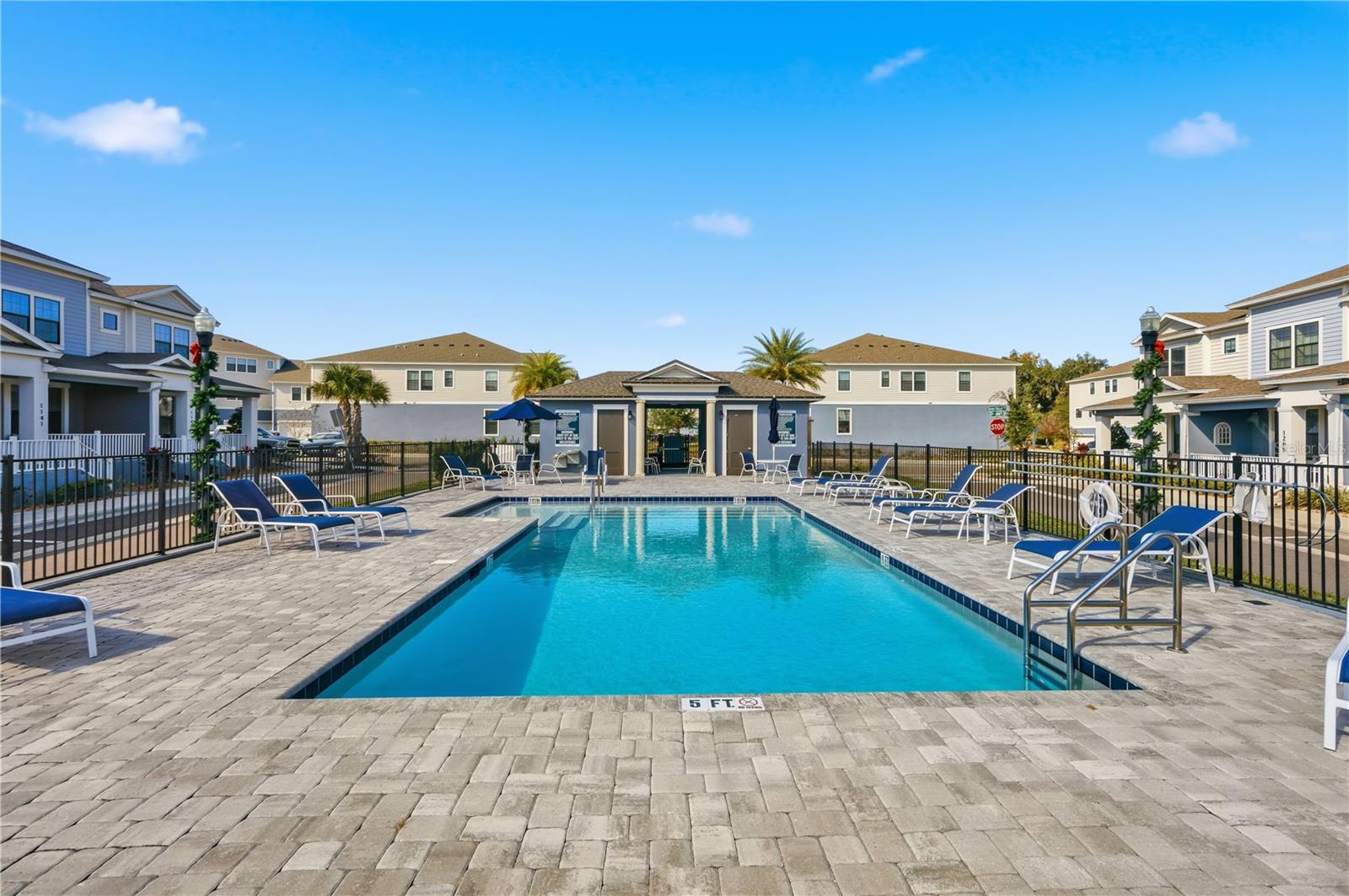 SEMINOLE CROSSING TWNHMS - Residential