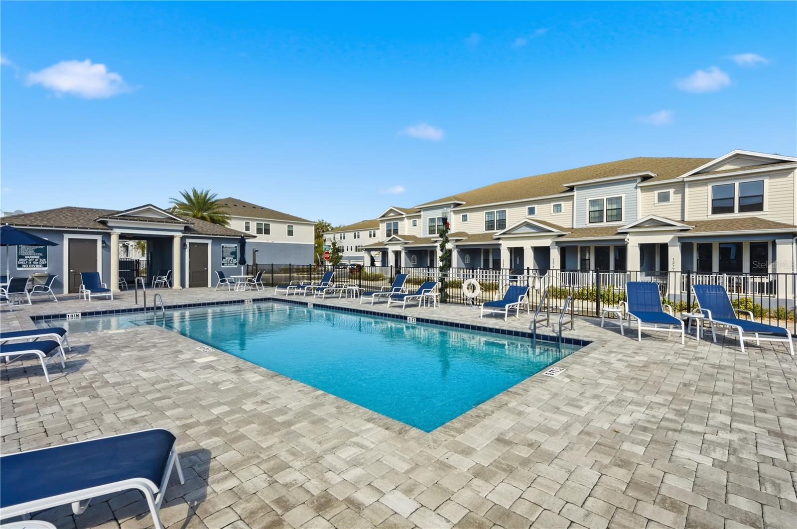 SEMINOLE CROSSING TWNHMS - Residential