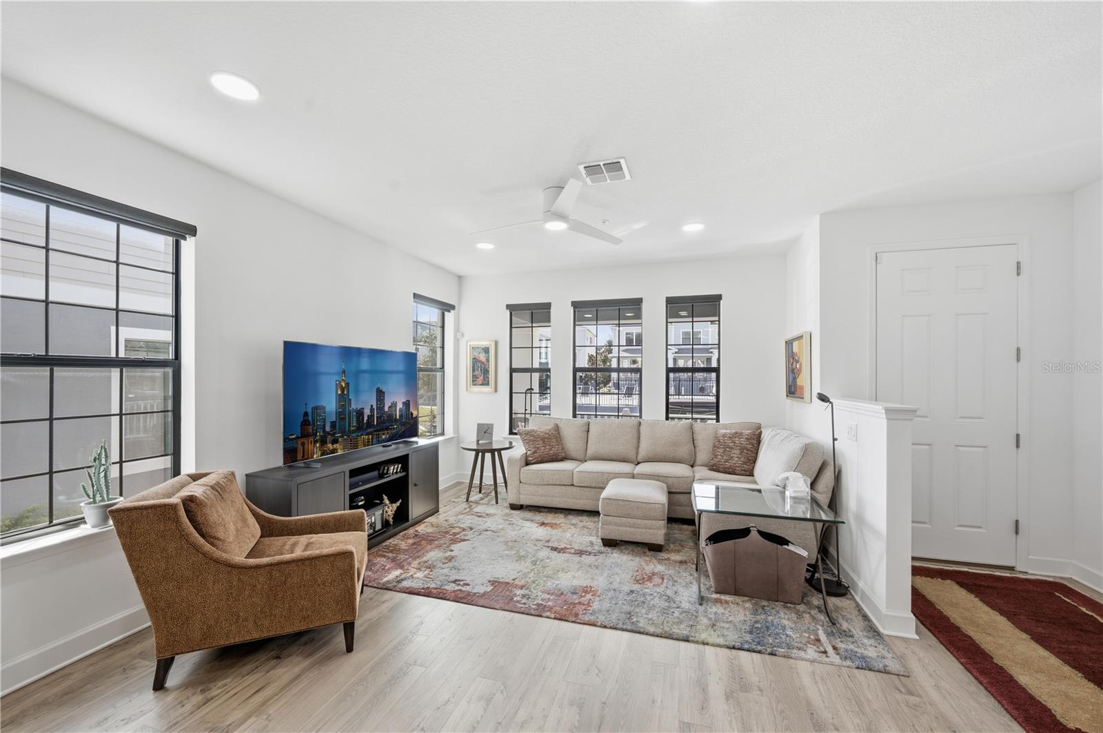 SEMINOLE CROSSING TWNHMS - Residential