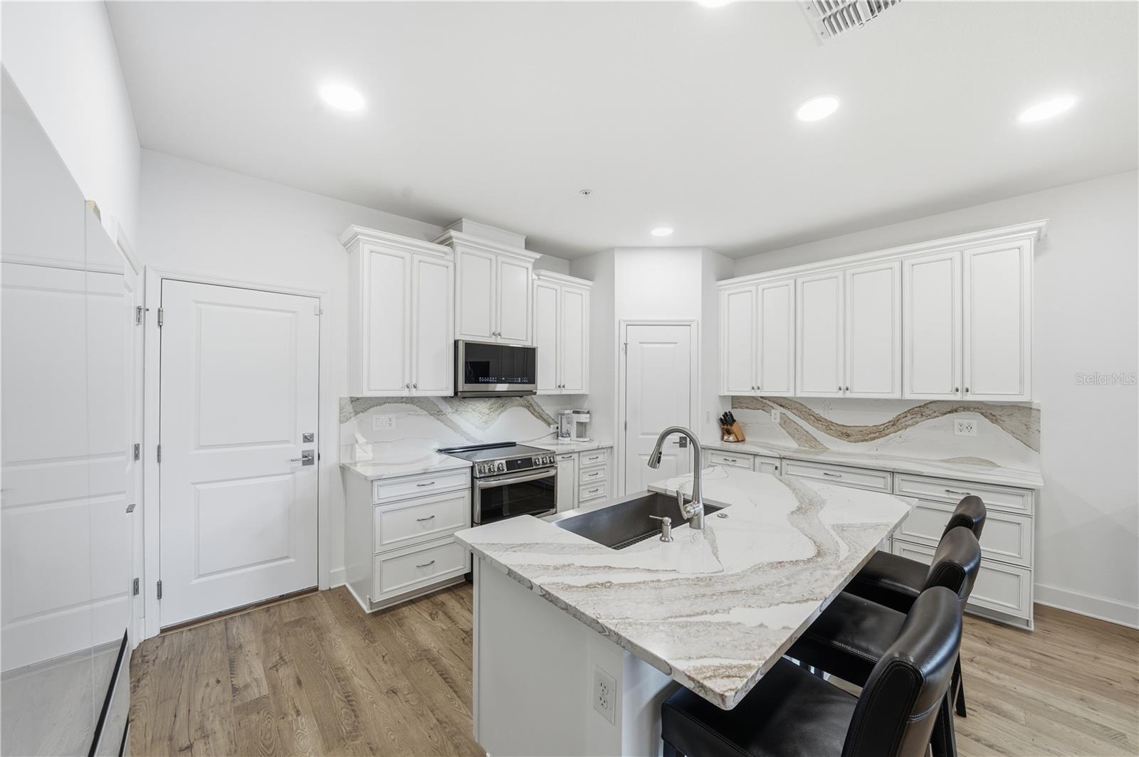 SEMINOLE CROSSING TWNHMS - Residential