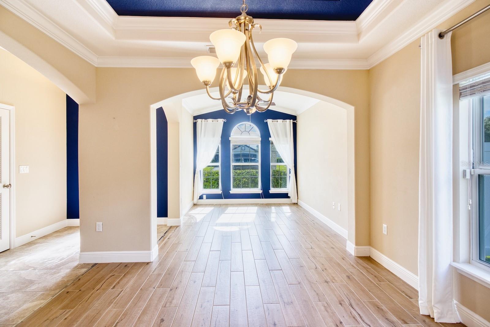 806 SNAPDRAGON DRIVE