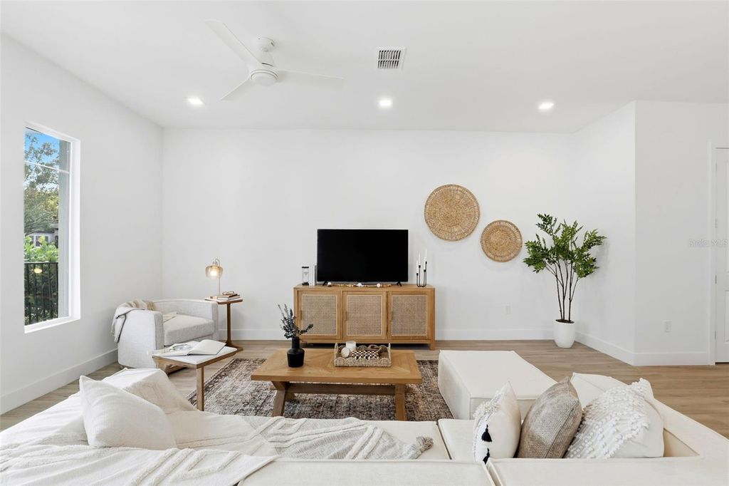 Photo of 521 W Princeton Street, Orlando, FL 32804 (MLS # O6363839)