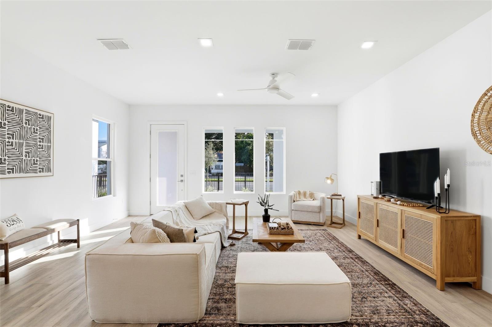 521 W PRINCETON STREET