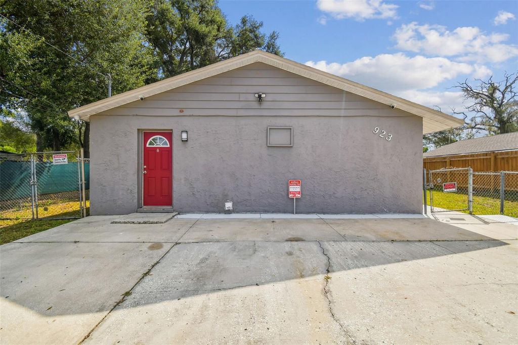 Photo of 923 E Lotus Avenue, Tampa, FL 33612 (MLS # TB8441665)