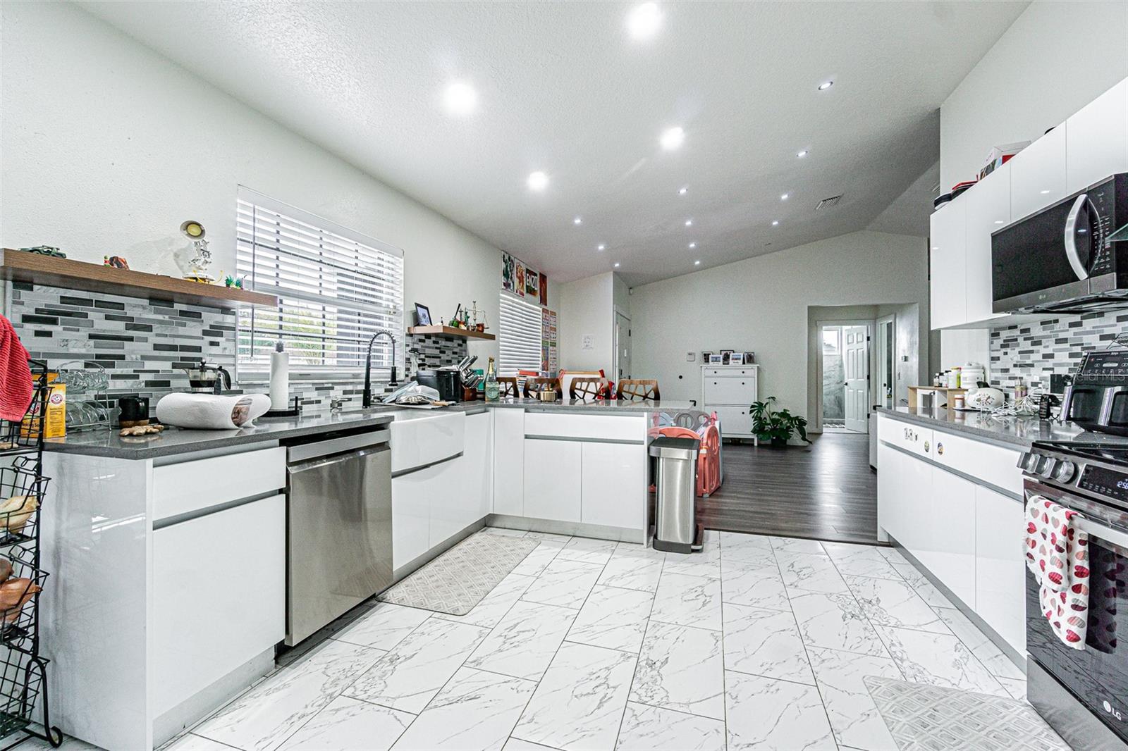 COLONIAL HILLS PH 2 - Residential