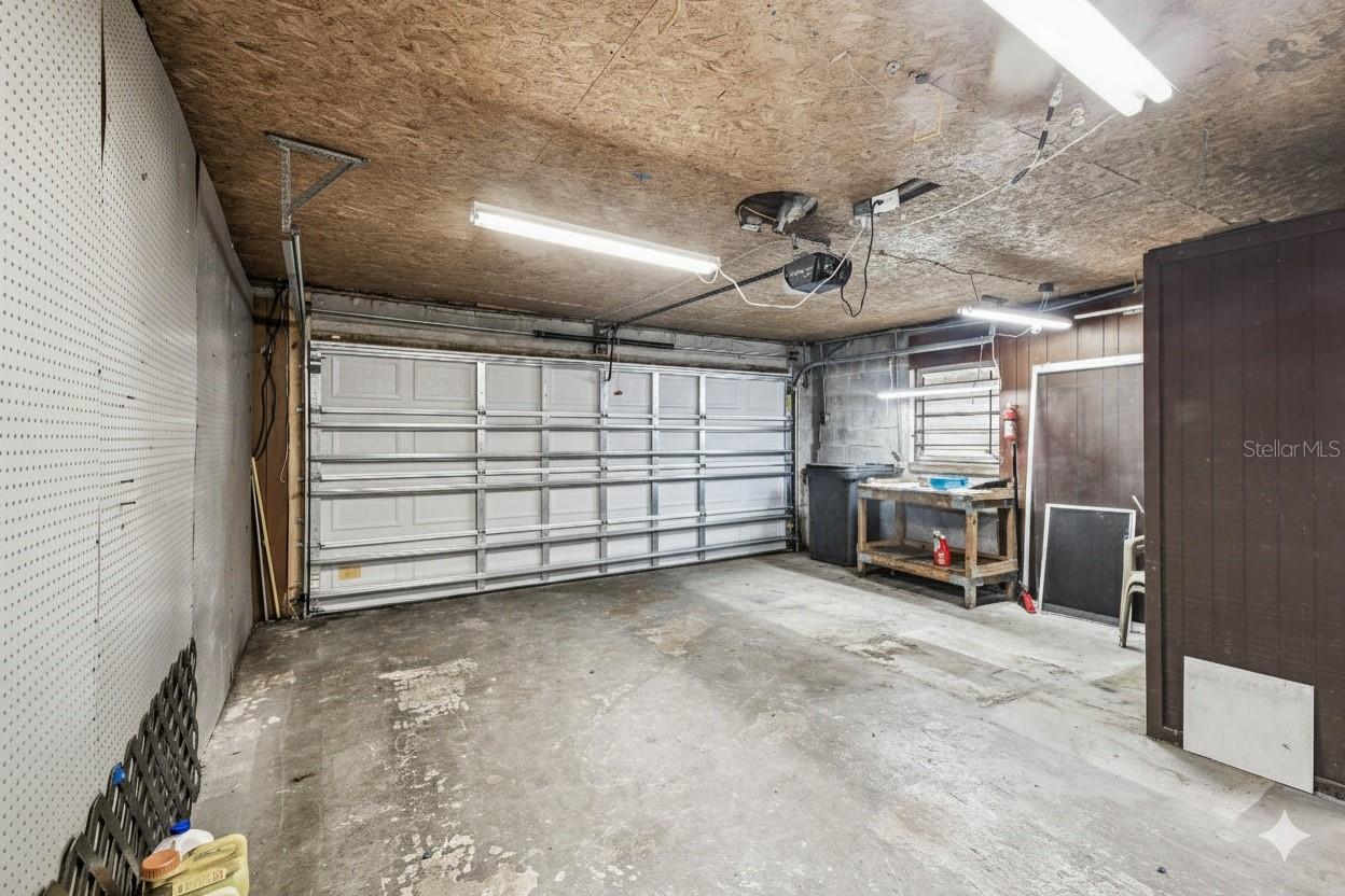 WOODBERRY & COTTAGEWOOD OAKS AREA - Residential