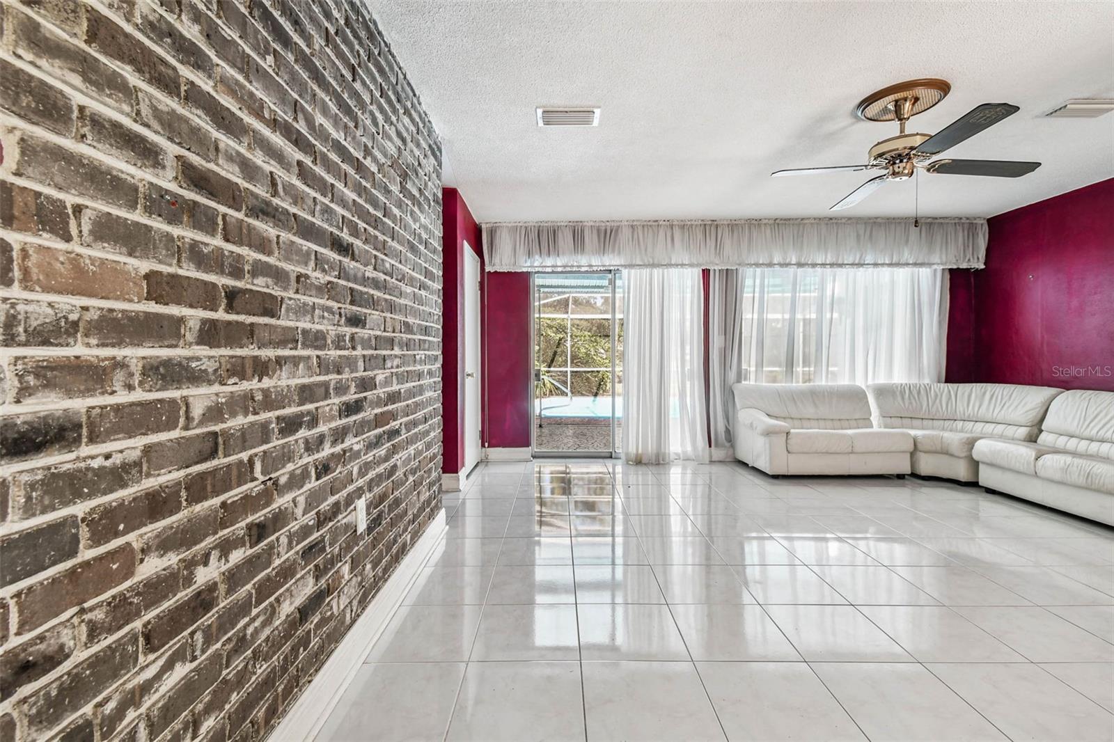 WOODBERRY & COTTAGEWOOD OAKS AREA - Residential