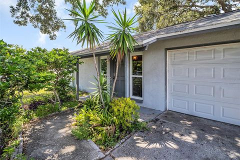 Photo of 3721 140th Avenue, Largo, FL 33771 (MLS # TB8415679) Photo of 3721 140th Avenue, Largo, FL 33771 (MLS # TB8415679)