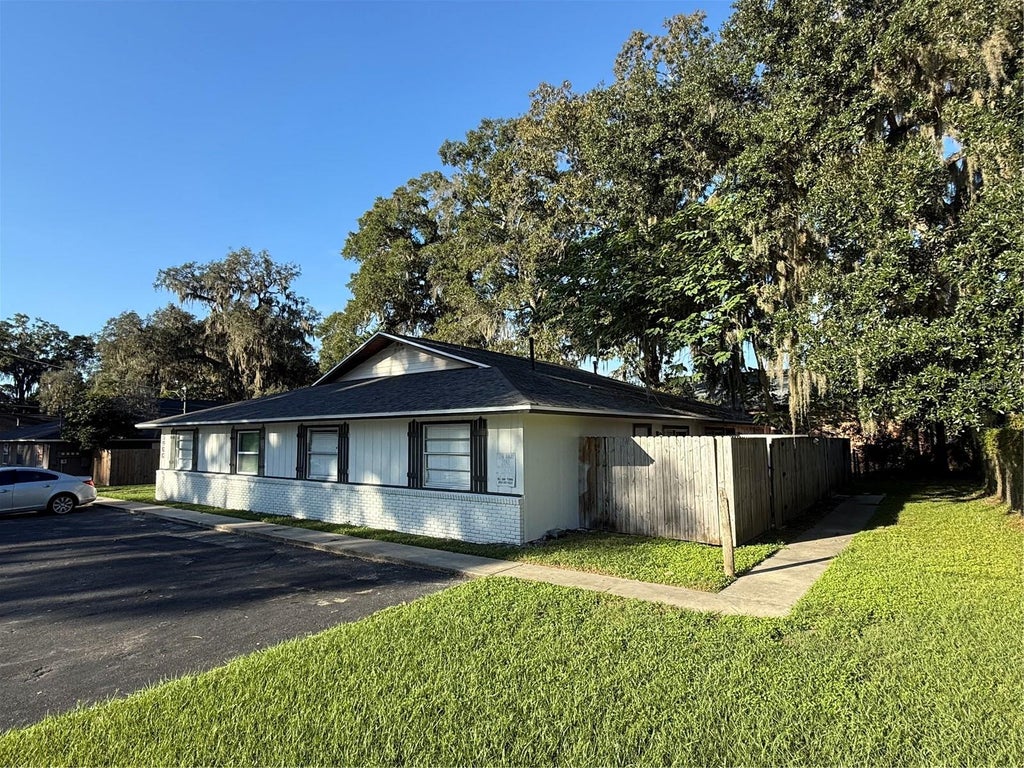 Photo of 3900 SE 17th Court, Ocala, FL 34480 (MLS # OM734160)