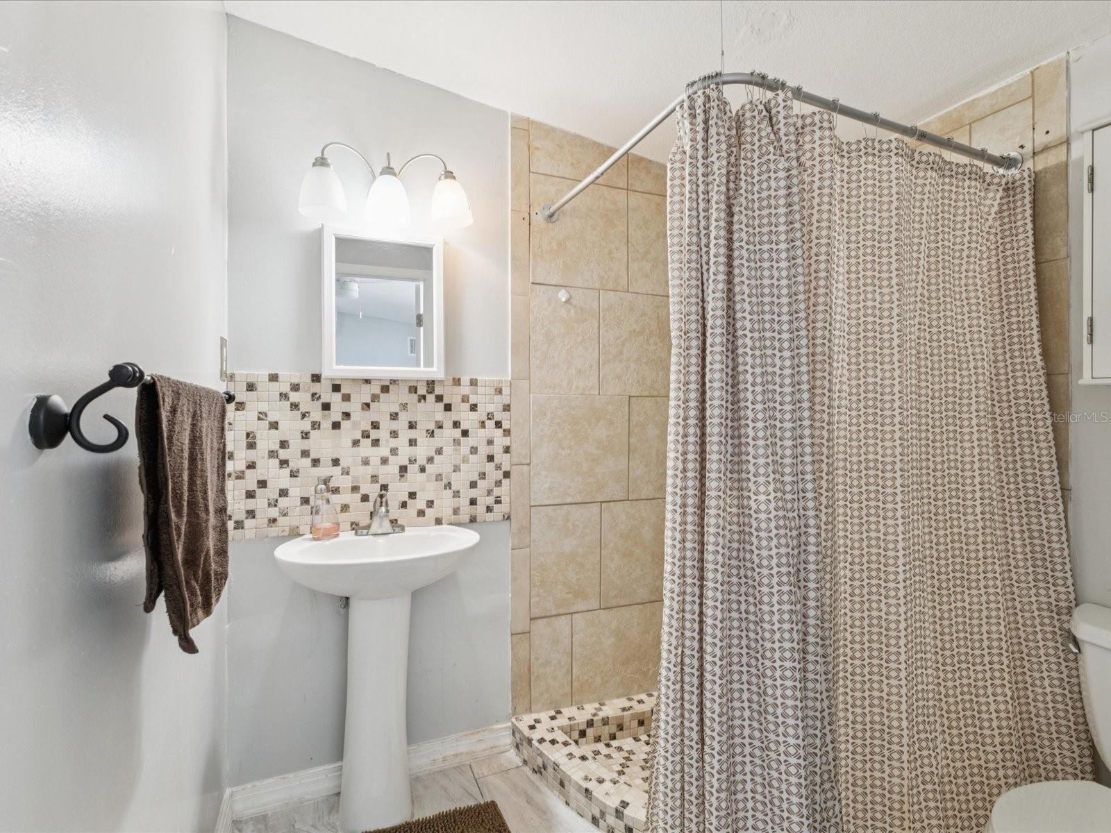 WESTSHORE ESTATES SOUTH 1ST AD - Residential