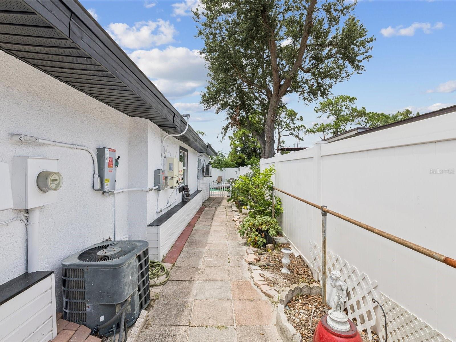 WESTSHORE ESTATES SOUTH 1ST AD - Residential