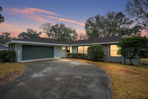 Photo of 320 SE 41st Avenue, Ocala, FL 34471 (MLS # OM718101)