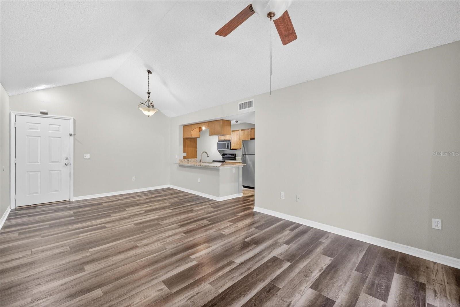 FOUNTAINS OF COUNTRY - Residential