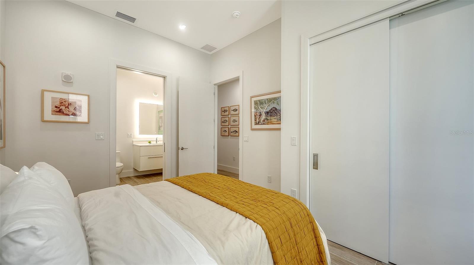 THE DEMARCAY - Residential