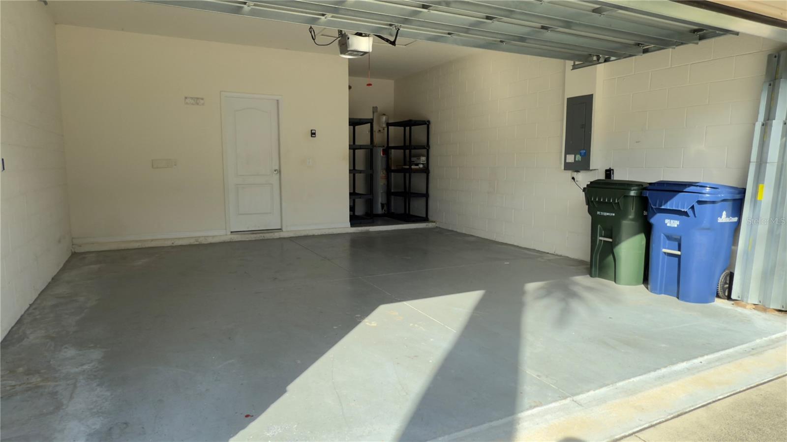 PALMER OAKS ESTS, UNIT 1 - Residential Lease