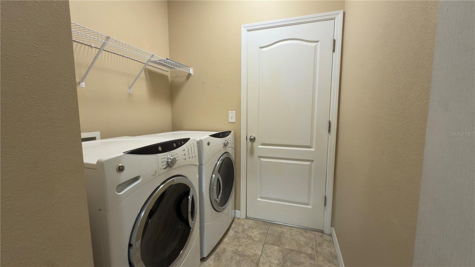 PALMER OAKS ESTS, UNIT 1 - Residential Lease