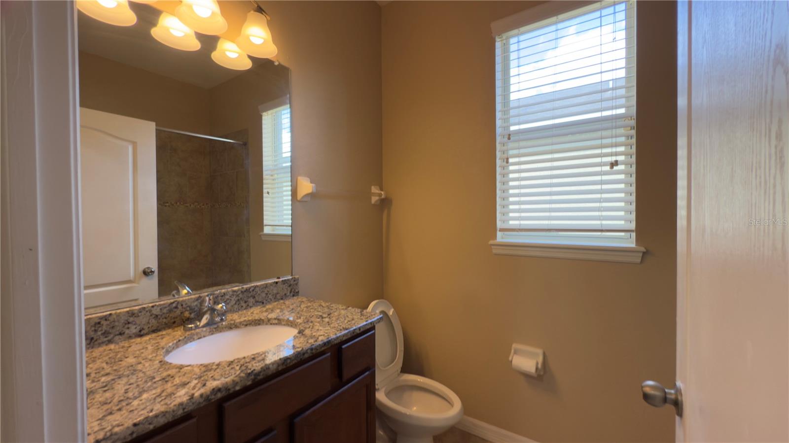 PALMER OAKS ESTS, UNIT 1 - Residential Lease