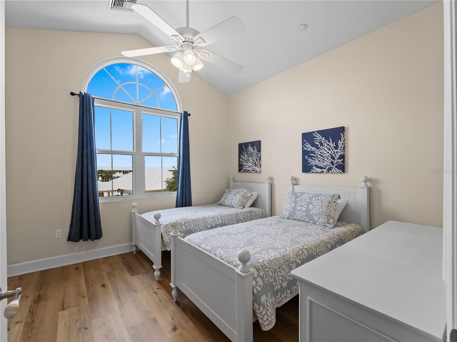 LANDINGS AT CORAL CREEK - Residential