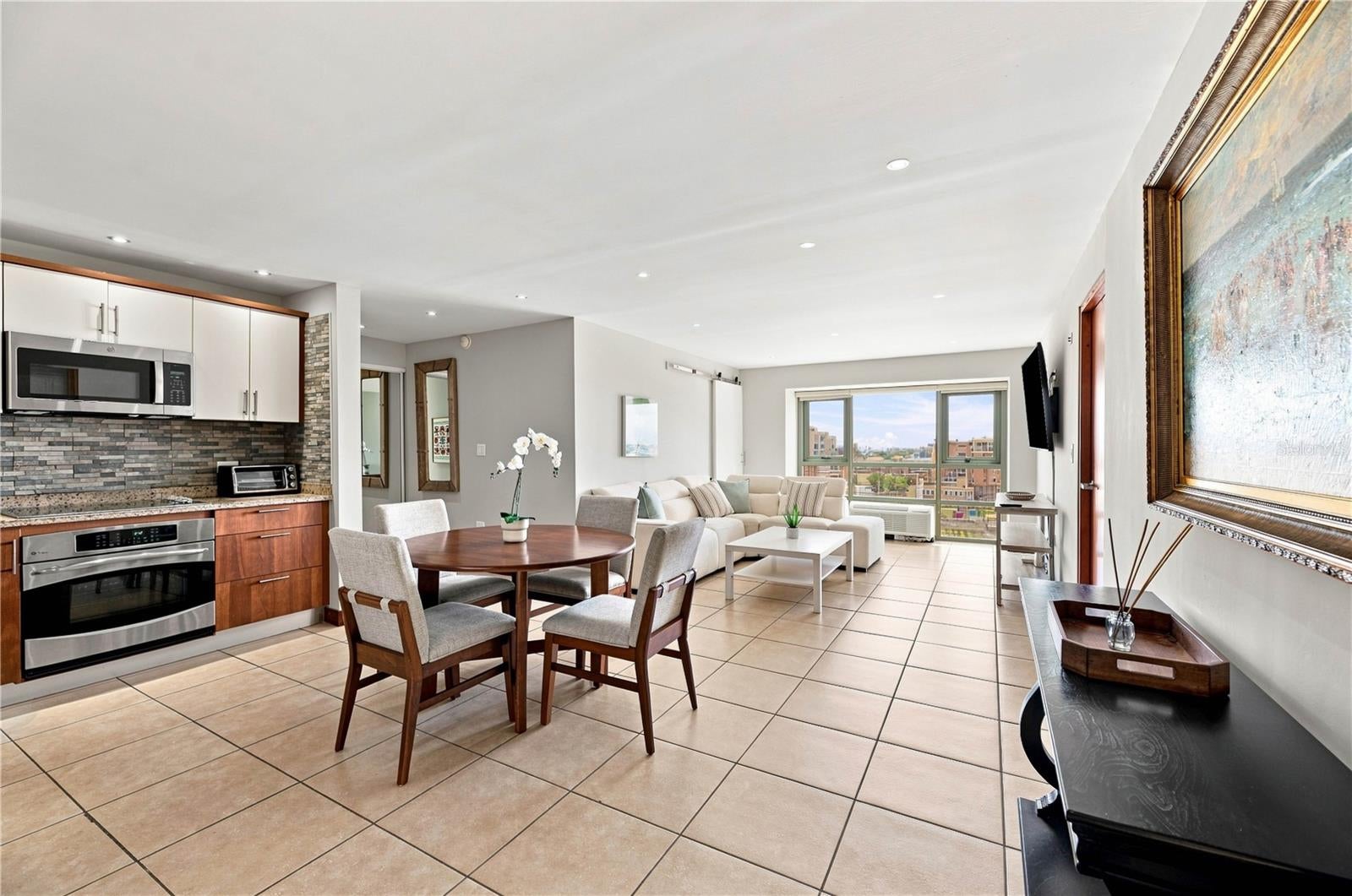 103-105 DE DIEGO AVENUE 1005N