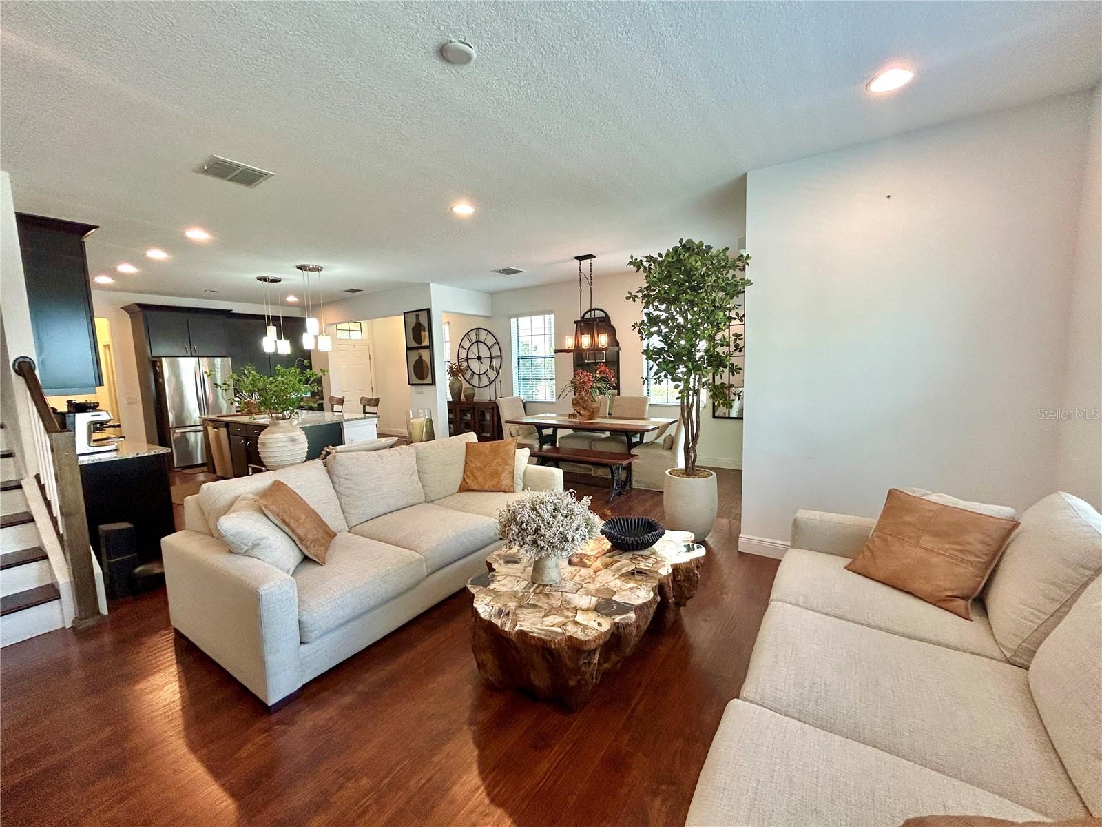 WEST LAKE TWNHMS PH 1 - Residential Lease