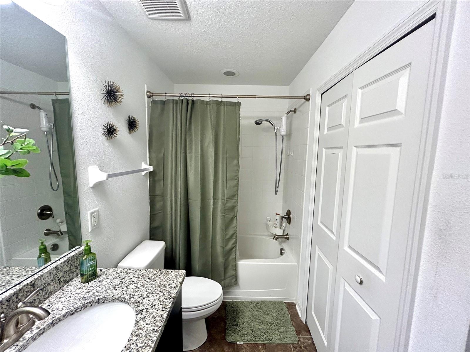 WEST LAKE TWNHMS PH 1 - Residential Lease