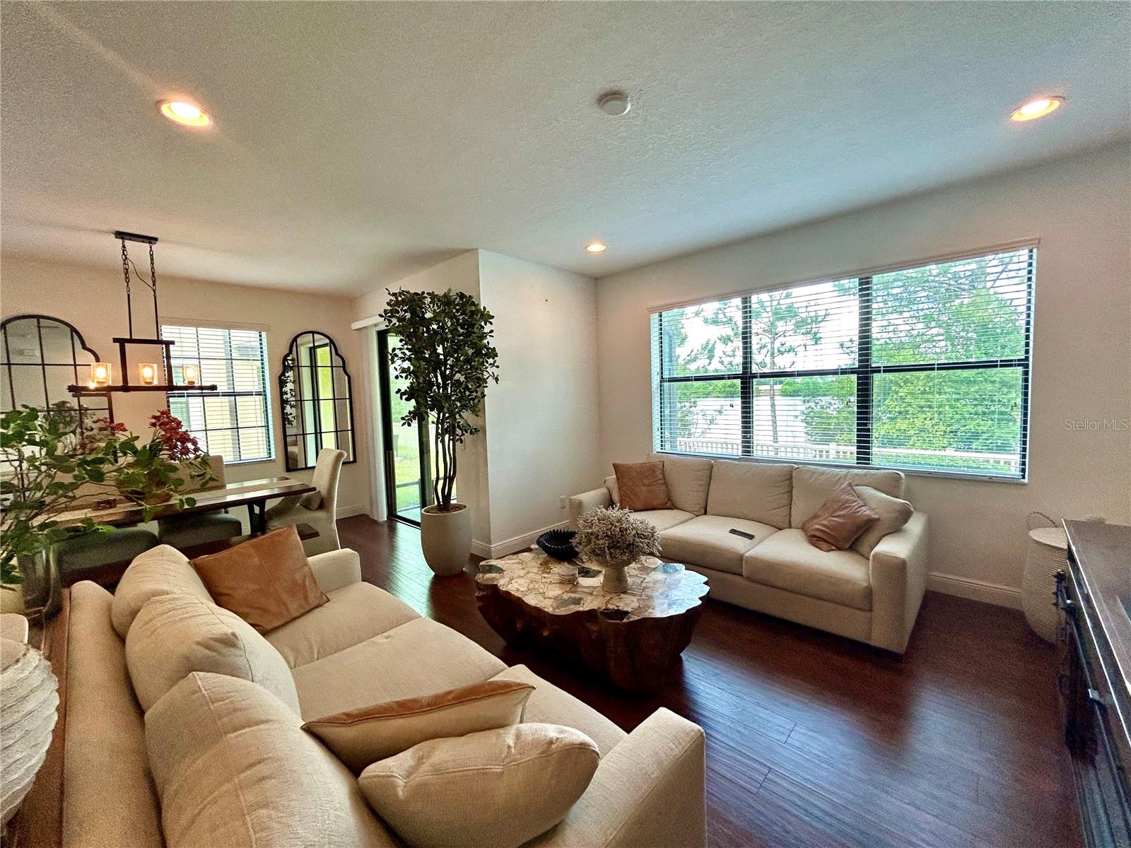 WEST LAKE TWNHMS PH 1 - Residential Lease