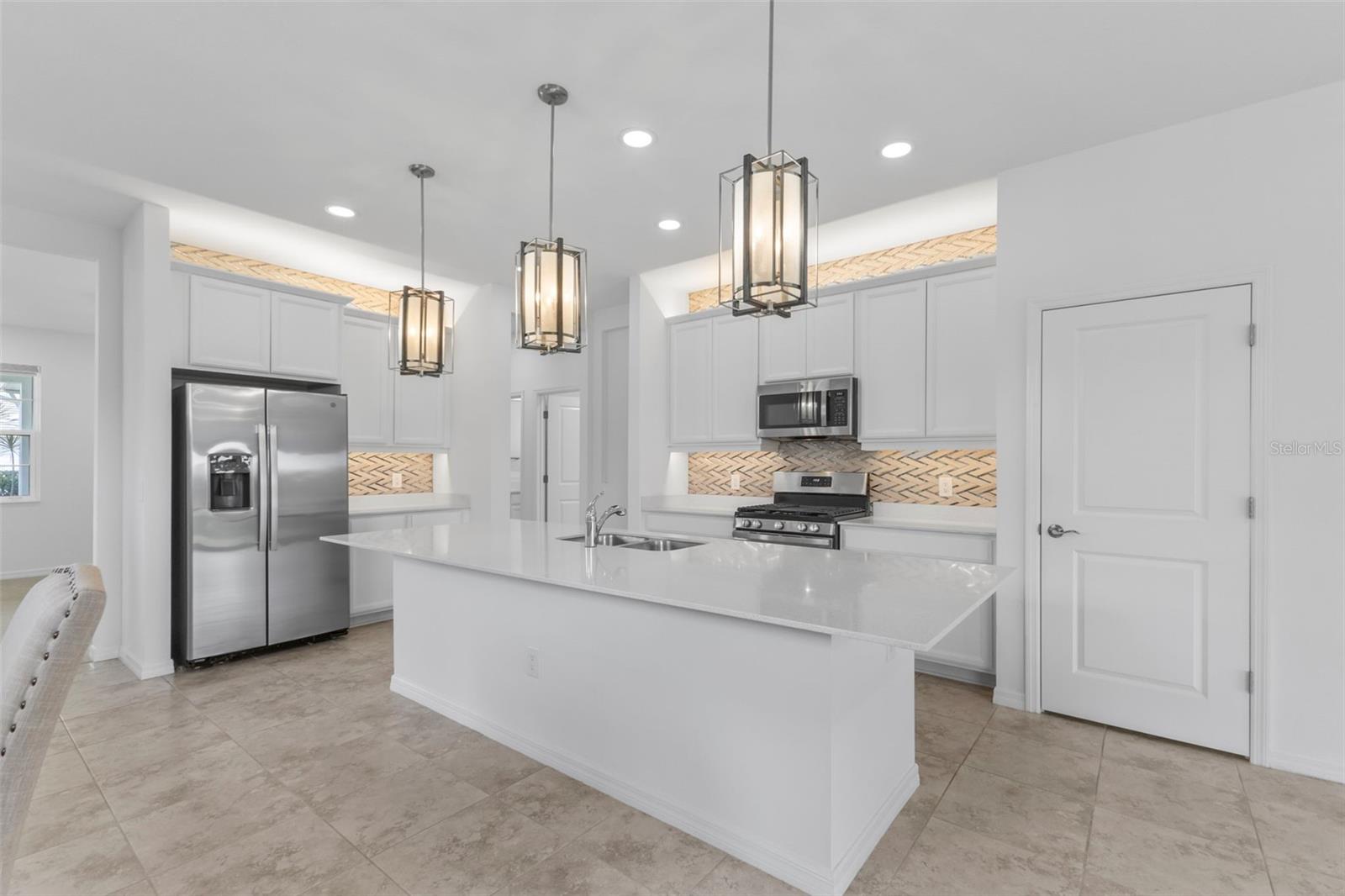 LAKEHOUSE COVE AT WATERSIDE PHASE 5 AND 6 - Residential