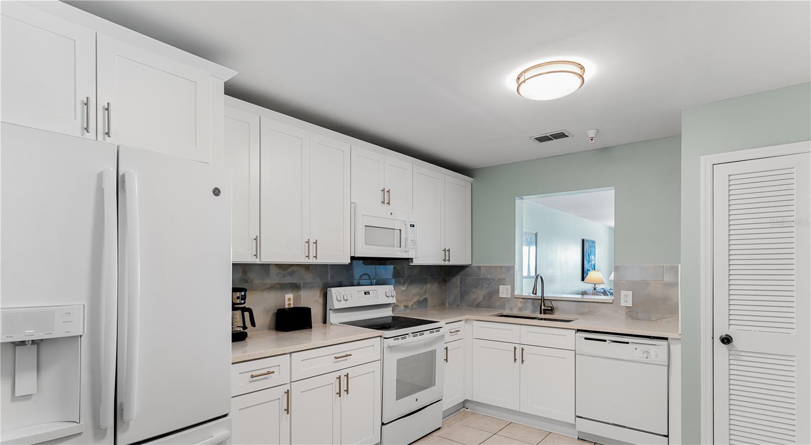 SEA BREEZE OF MADEIRA CONDO - Residential